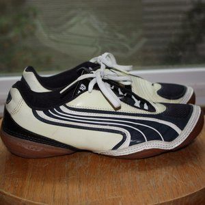 USED ONE SEASON ONLY--Puma Indoor Soccer V1.10 W 5